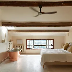 https://luxury-townhouse-in-the-heart-of-medieval-st-paul-de-vence.fr-provencehotel.com